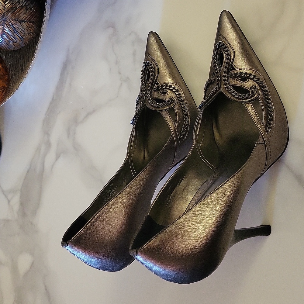 Shoes - Picture 2 of 5